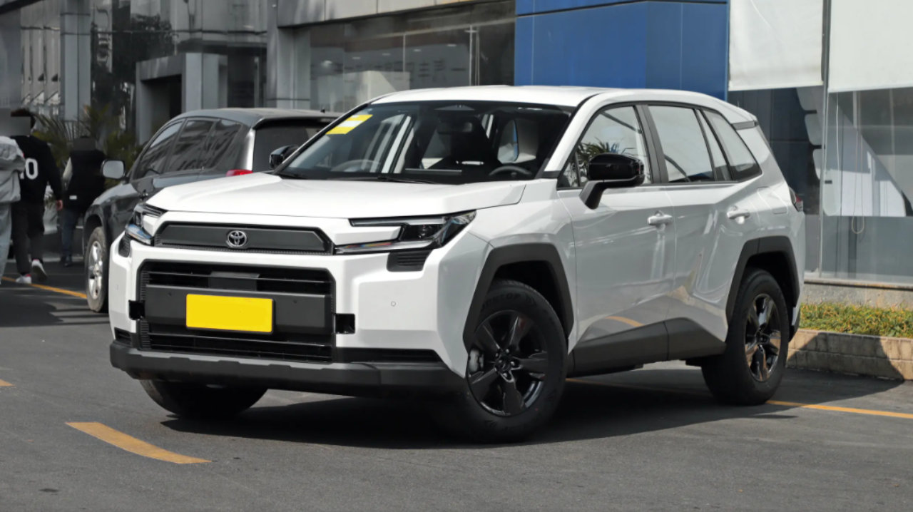一汽丰田RAV4荣放实测：油耗低至4.59L，省心耐用又保值！
