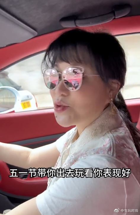 吕良伟与杨小娟的爱情长跑22载，揭秘杨小娟支持丈夫翻身成功的秘诀！-杨小娟和吕良伟结婚视频