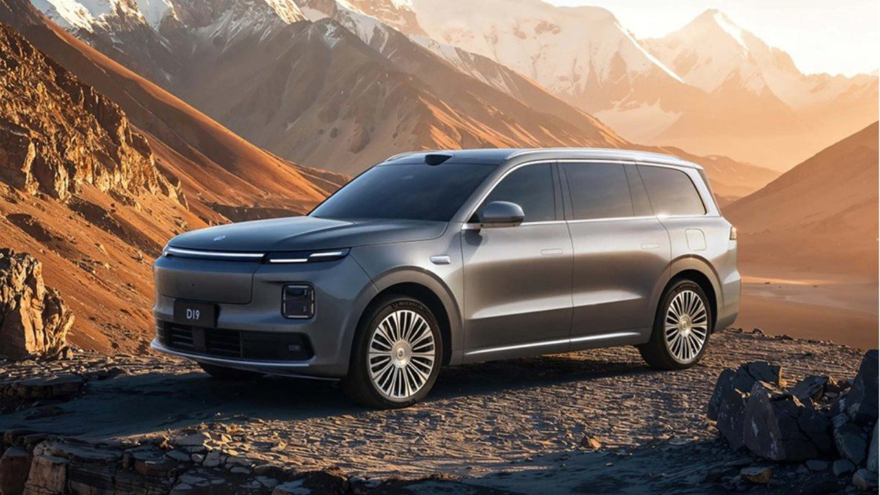 别挣扎了！多挡插混气数已尽，明年开始，没人在乎这种车的油耗了