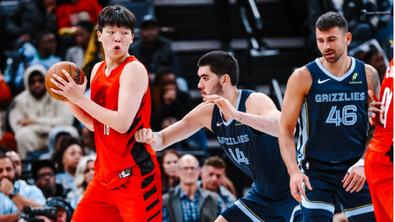 开拓者23分惨败！杨瀚森首发4+5，裁判引争议，杰克逊不配大合同