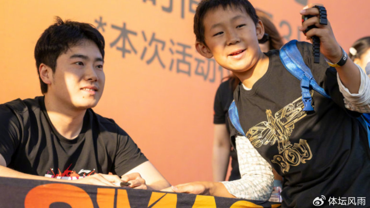 梁靖崑球员见面会，球迷互动亮点