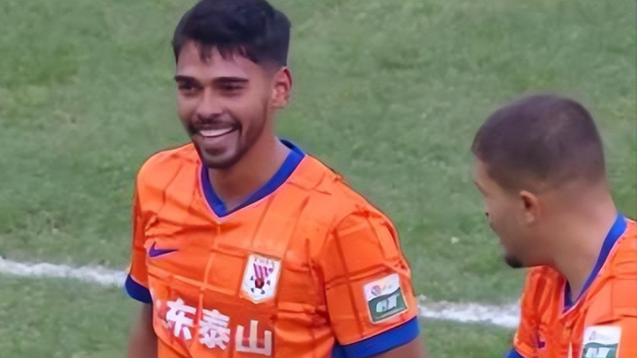 还不换外援后腰？巴西中场庸才继续留用，泰山队为省钱还要得过且过|山东泰山|克雷桑|朴镇燮|阿尔维阿尔|贵州人和_新浪新闻