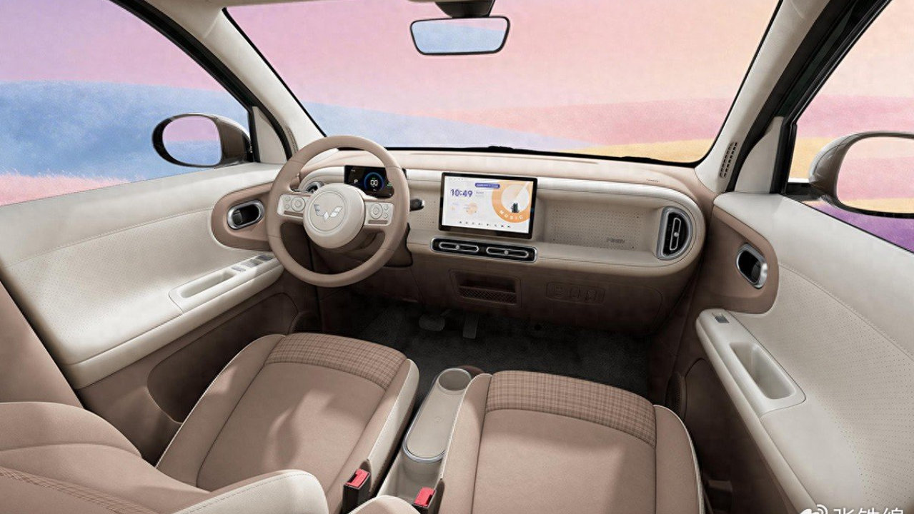 五菱宏光MINIEV内饰图发布，全新设计风格，两块大屏，2+2座椅