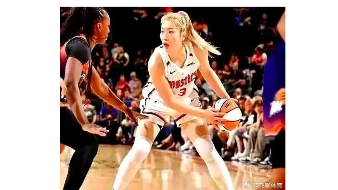 女篮三核心集体留洋：薪资分化下的追梦之路，谁的选择更值？