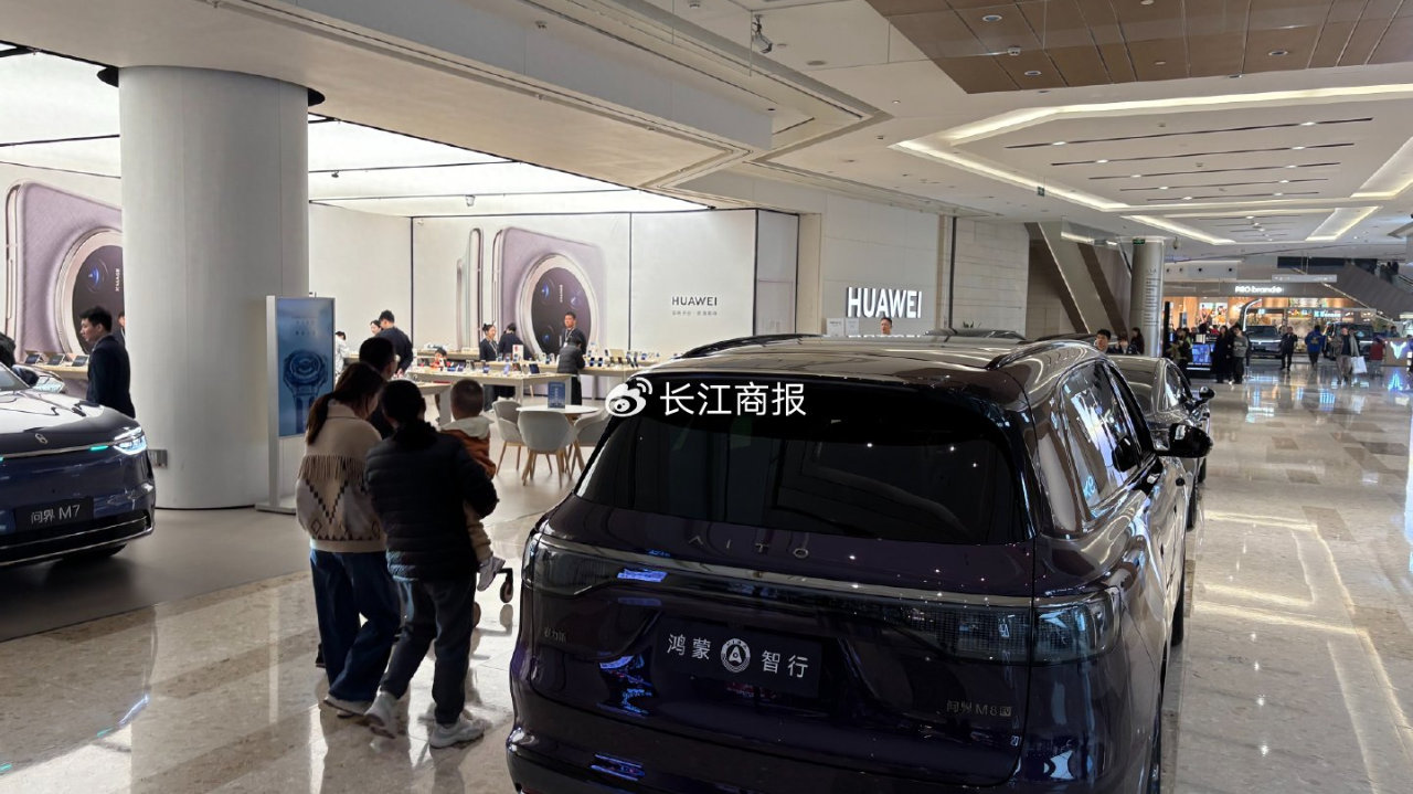 新势力洗牌鸿蒙智行月销8万夺冠 零跑“单打独斗”再售7万辆连增9月