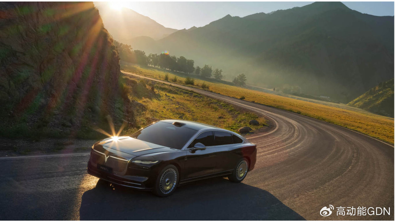 岚图追光L正式上市，定位高端新能源轿车市场，售27.99万元起