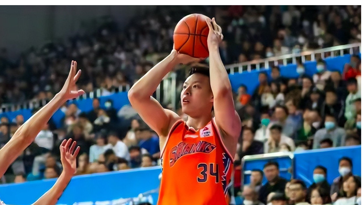 国字号球员，三战场均0分0板0助，表现拉胯，郭士强，你怎么看？