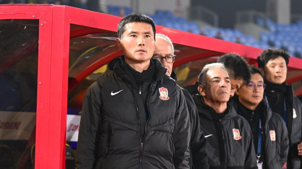 邵佳一首期集训名单浮现！国足1月集结，蒋光太等实力派留用！