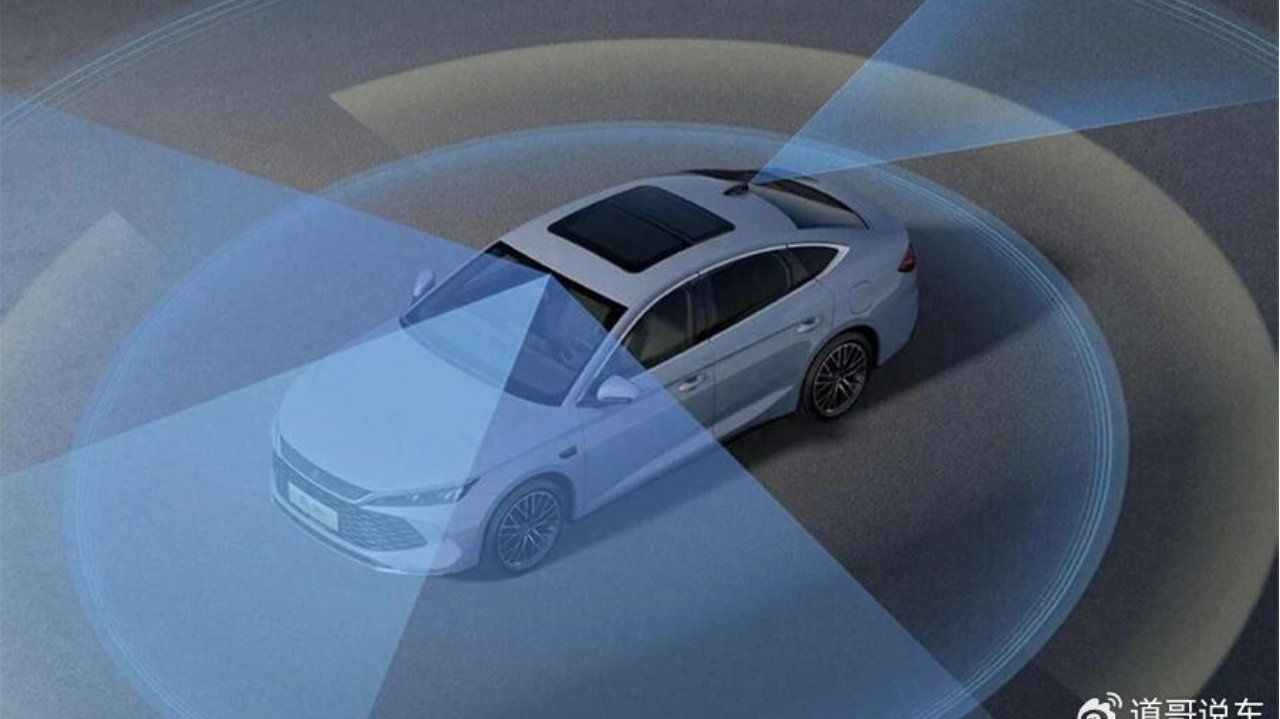 2025车坛众生相：我们在追求科技进步，还是在制造昂贵的麻烦？