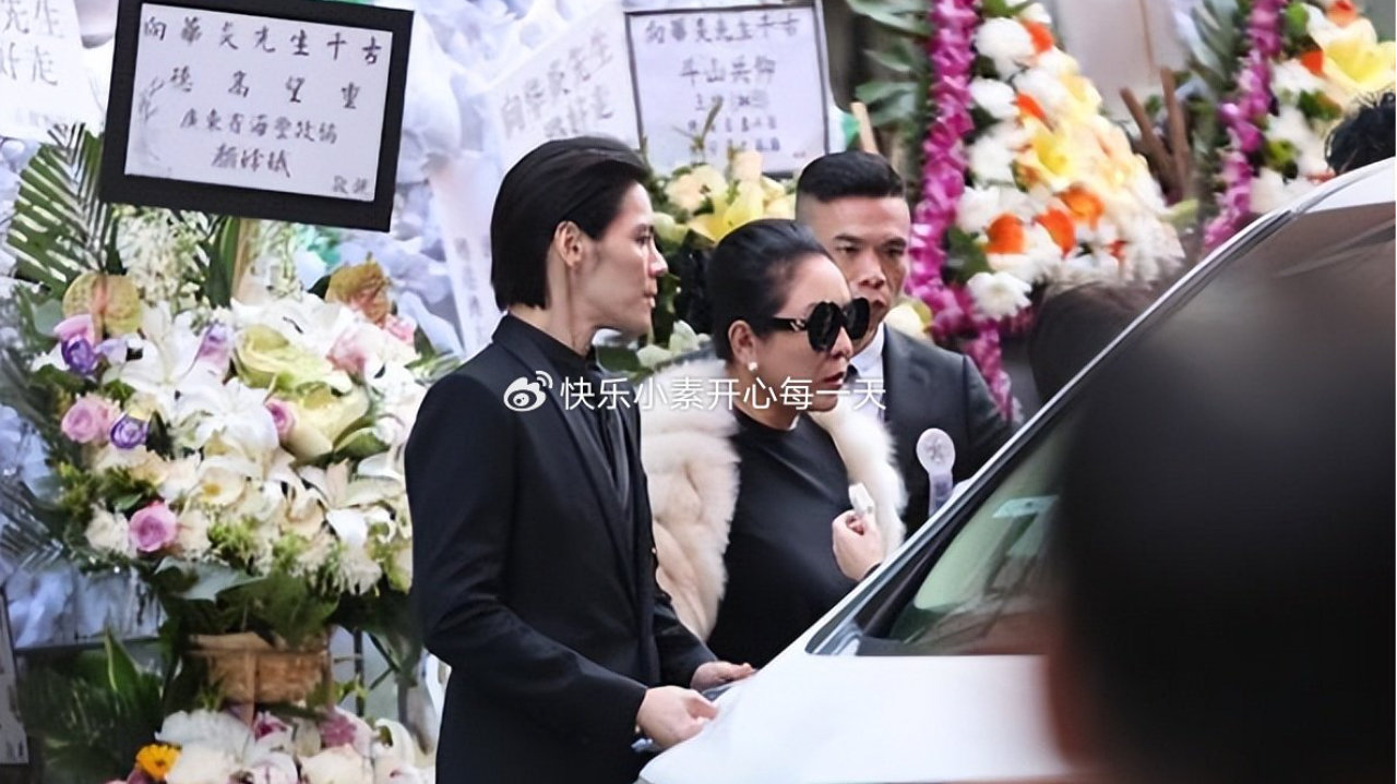 向华炎告别仪式：向太陈岚神情哀伤，4000兄弟出动，上百警察到场