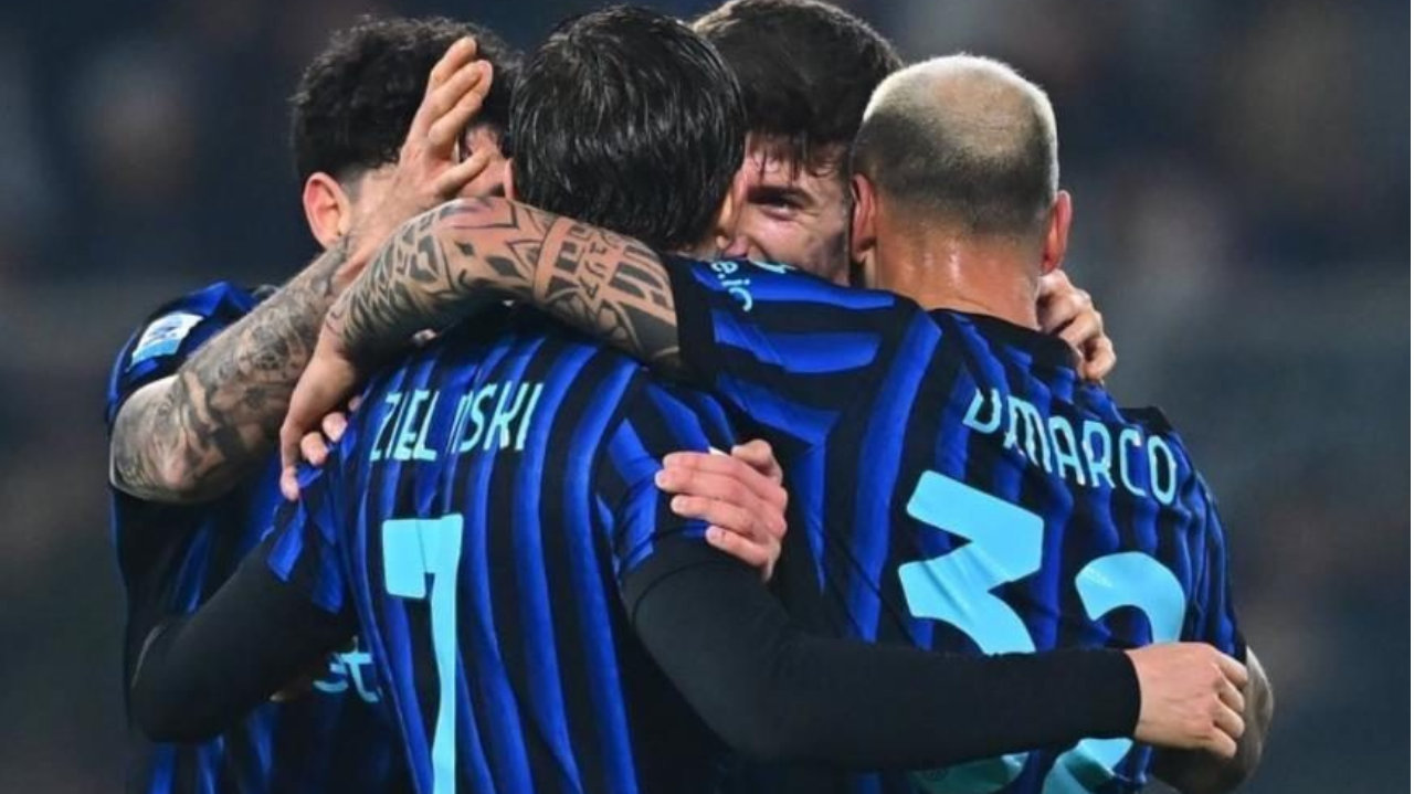 国米各项赛事客场连胜7场，强势领跑意甲，两大核心达成里程碑！