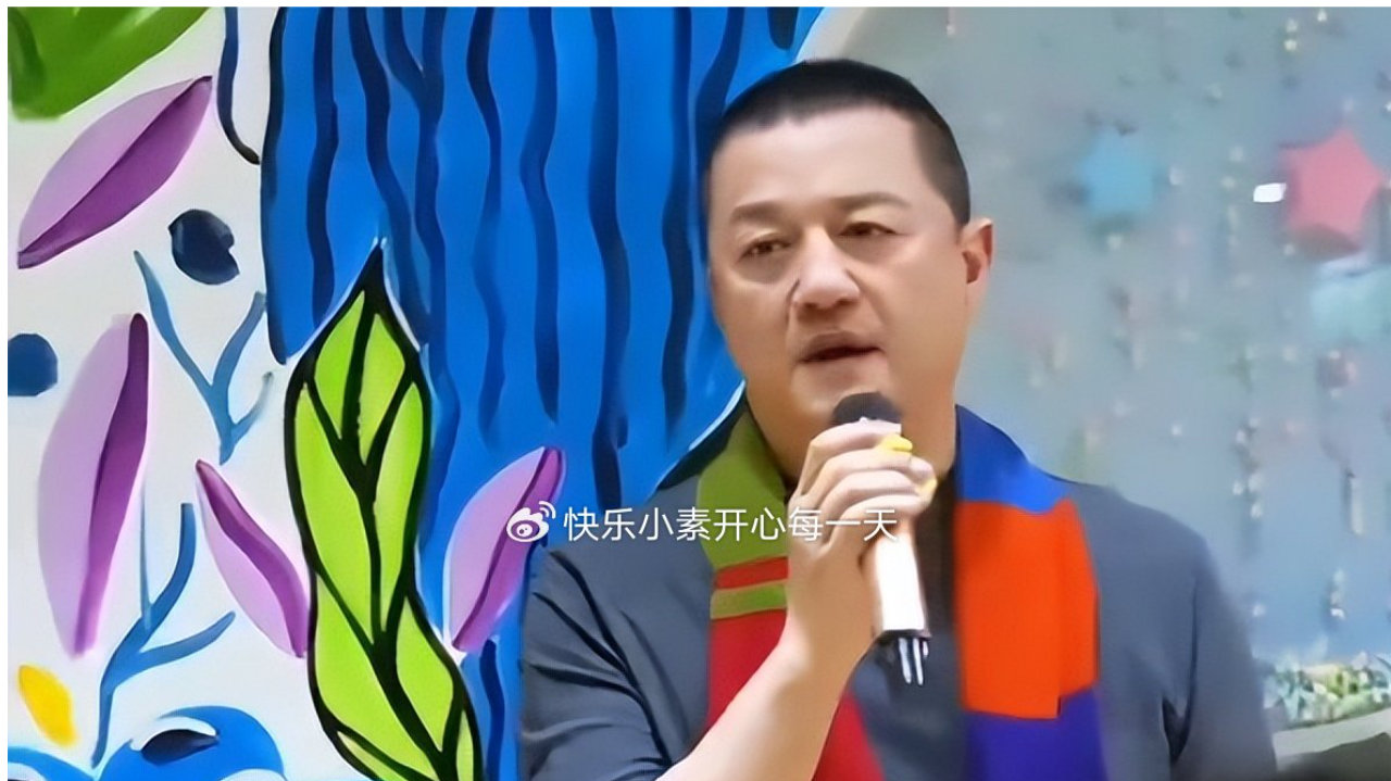 嫣然医院年会现场：李亚鹏哽咽落泪，感谢那英、董宇辉等人