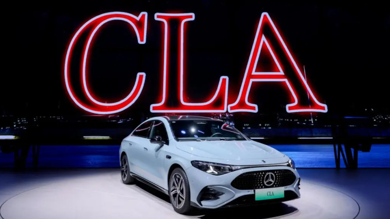 140岁生日，收到20张“战书”，“打不过”的奔驰选择了加入