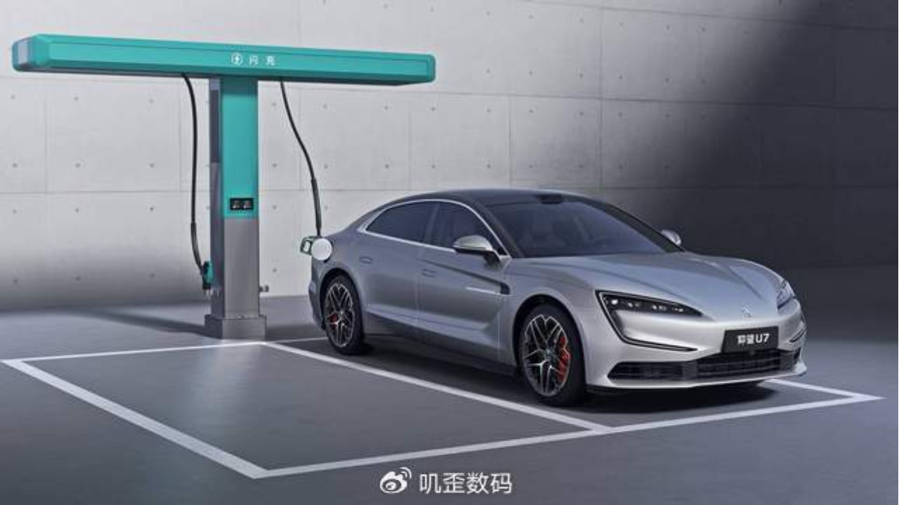 仰望加闪充全面进阶，仰望2026款旗舰车型重磅上市