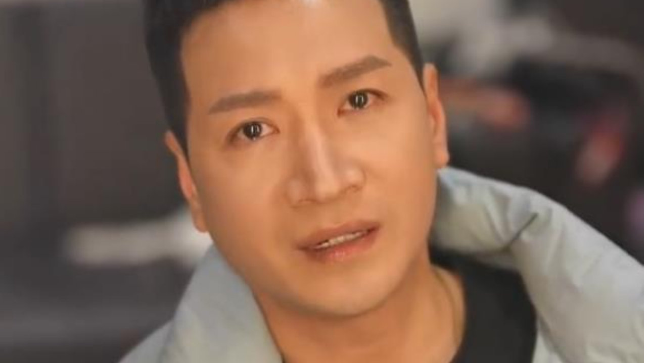 何晟铭自曝看于正动态第一反应是特别开心，但下一秒就红了眼