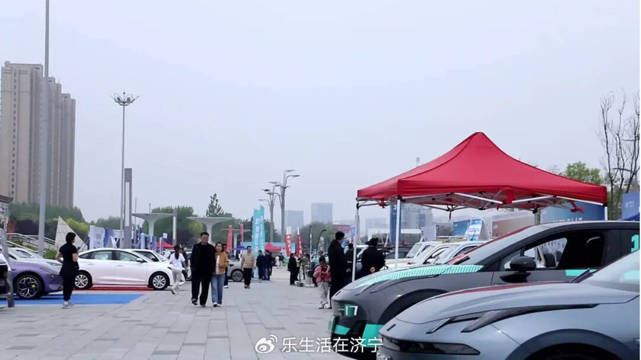 济宁高新区：春季车展火热举办 点燃消费新热情