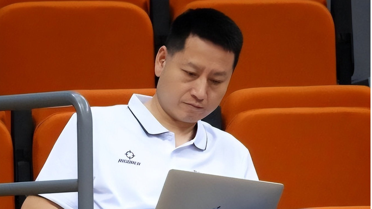 正式官宣！广东宏远夺冠功臣重返CBA，加盟南京同曦