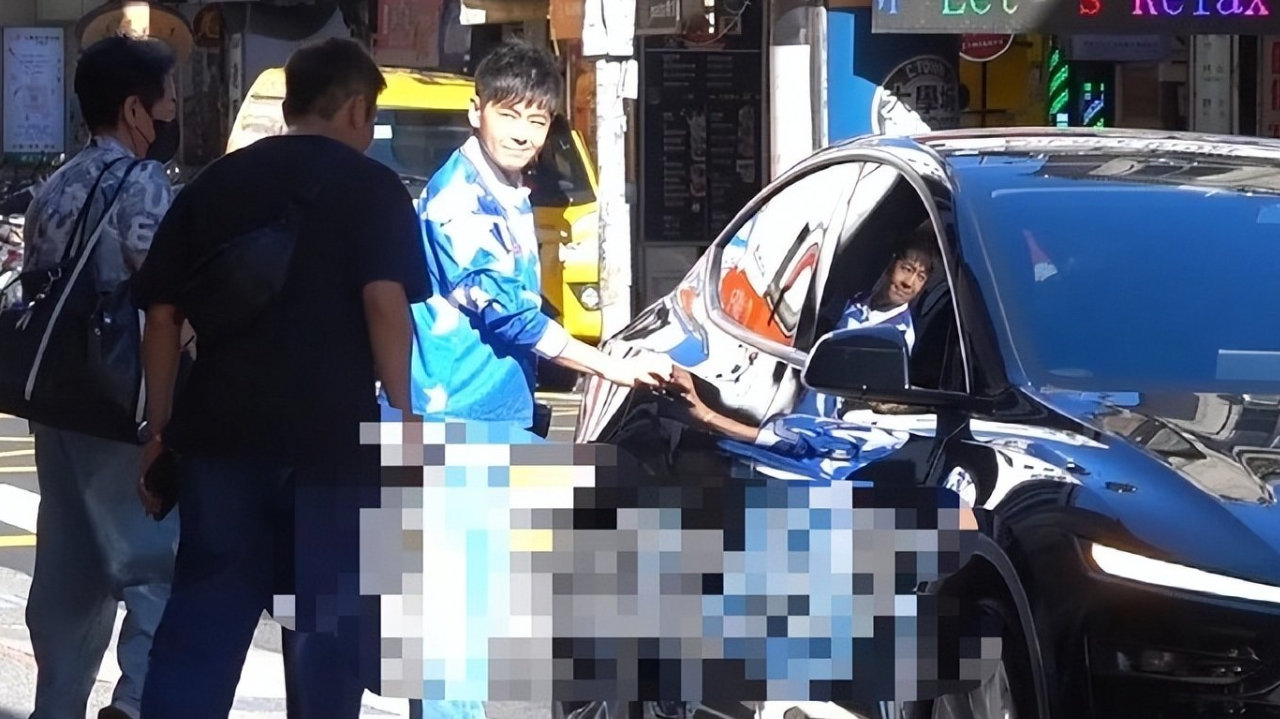林志颖车祸后再坐特斯拉，被问是否有心理阴影：不想回答没有意义的事