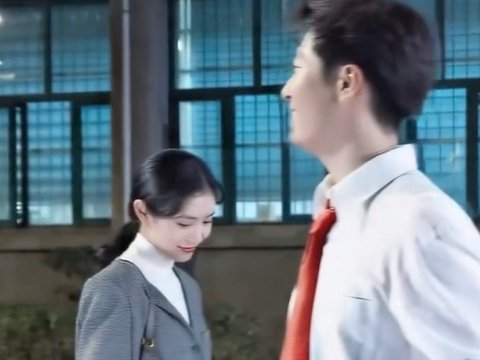 窦骁刘浩存对手戏眼神封神，演绎青涩爱恋