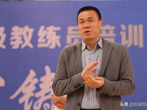 郭士强愧对CBA！曝联赛俱乐部老板立场，篮协低头服软，CBA大变革