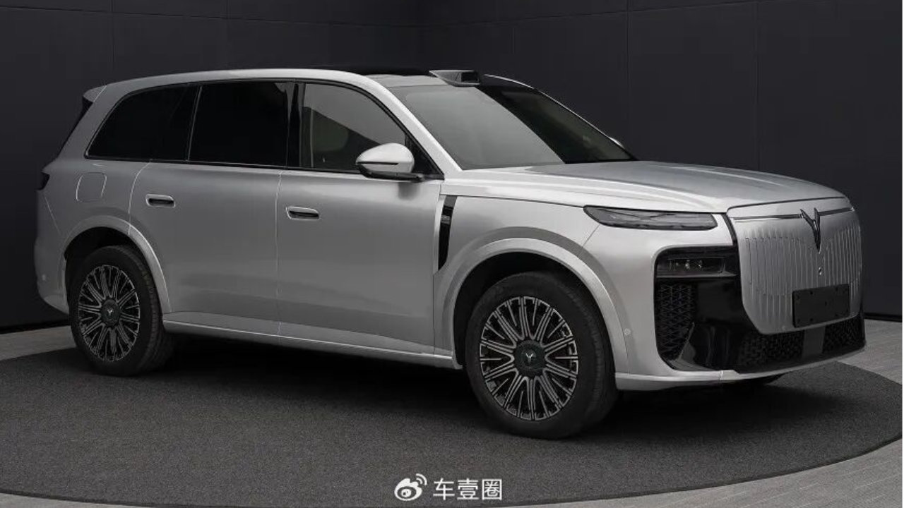 工信部新车丨“9系”激斗犹酣，“8系”又入战团？