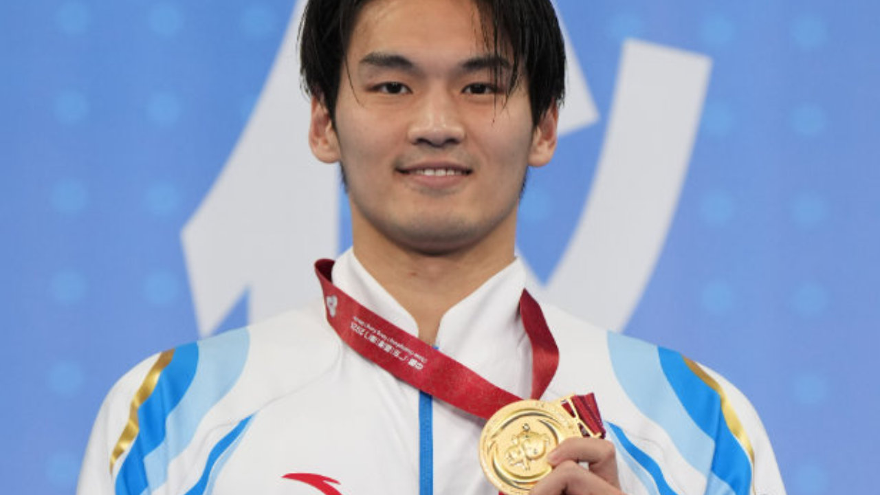 男子50米仰泳，徐嘉余夺金包揽仰泳三冠