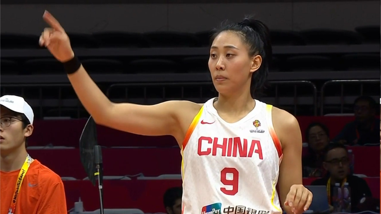 光好看没用！3战三分6中0，大空位不敢投，球迷：完全没进攻能力