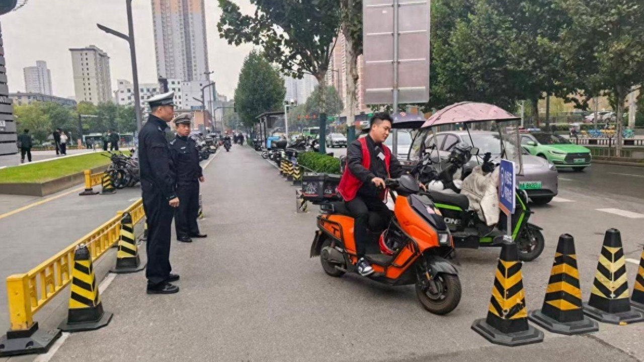 便民新举措！西安交管碑林大队警企联动增设外卖车停放点