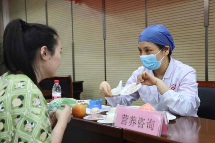 一个双黄白蓉月饼等于三碗白米饭？中秋节，来听杭州“白大褂”的碎碎念