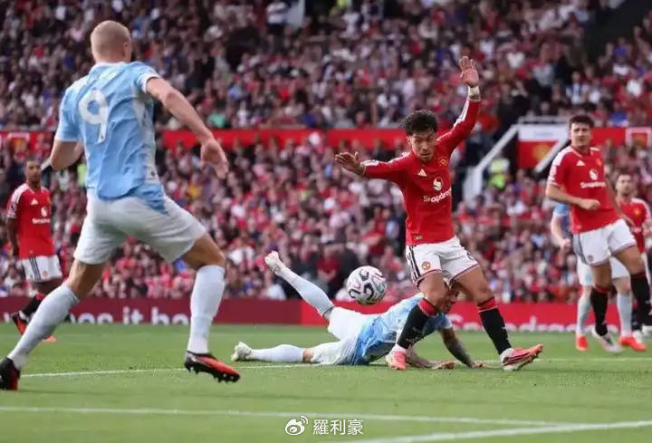 曼联1-0曼城：福登红牌 哈兰德越位误判，卡里克战术短板暴露