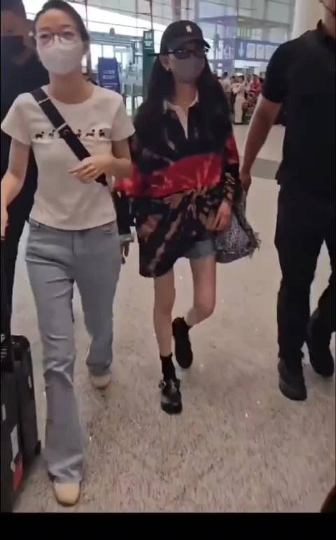 宋祖儿瘦引争议，粉丝斥关心实为霸凌