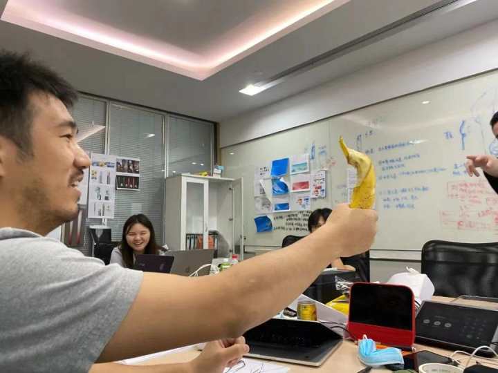 最初模型是一根香蕉!冬奥火炬设计师来自阿里巴巴,背后故事也很震撼休闲区蓝鸢梦想 - Www.slyday.coM 最初模型是一根香蕉!冬奥火炬设计师来自阿里巴巴,背后故事也很震撼休闲区蓝鸢梦想 - Www.slyday.coM