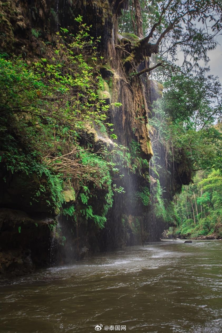 早安呀~ Welcome to Thi Lo Su Waterfall fr:fb