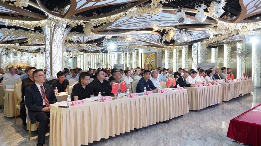 湖北省武汉城市圈商贸服务协会党委第三届第一次党员大会在汉召开