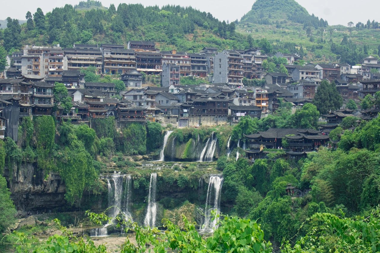 芙蓉镇，没有嘈杂和烦恼，在这里的时光，都被按了慢速键