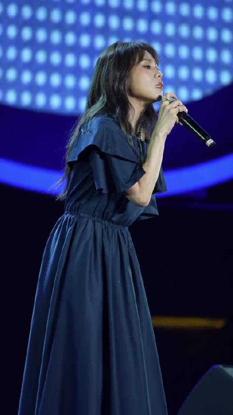 “都怪我觉悟得太迟，结束了爱你才开始”