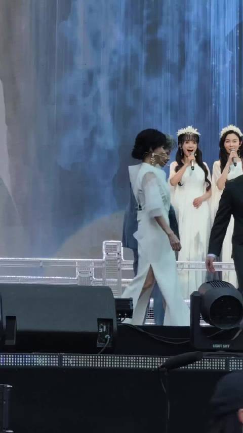 新白娘子传奇演唱会成都站配唱团队获赞