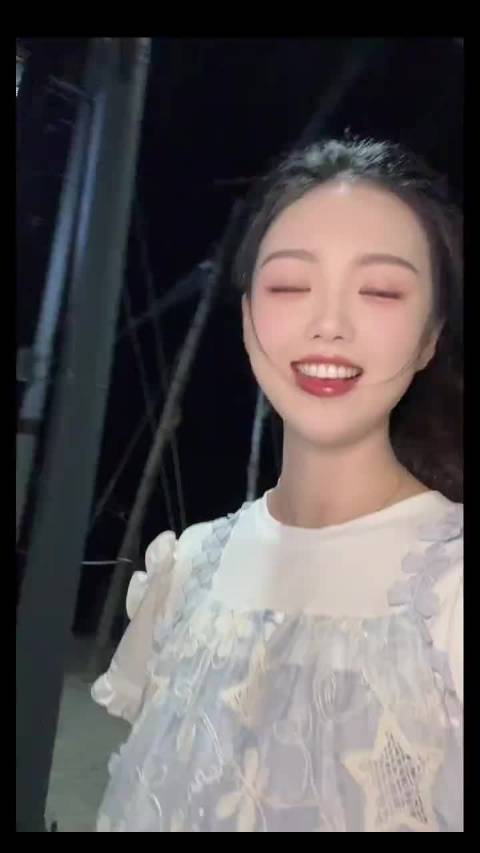 叶童重现新白娘子传奇经典唱段，30周年演唱会引回忆