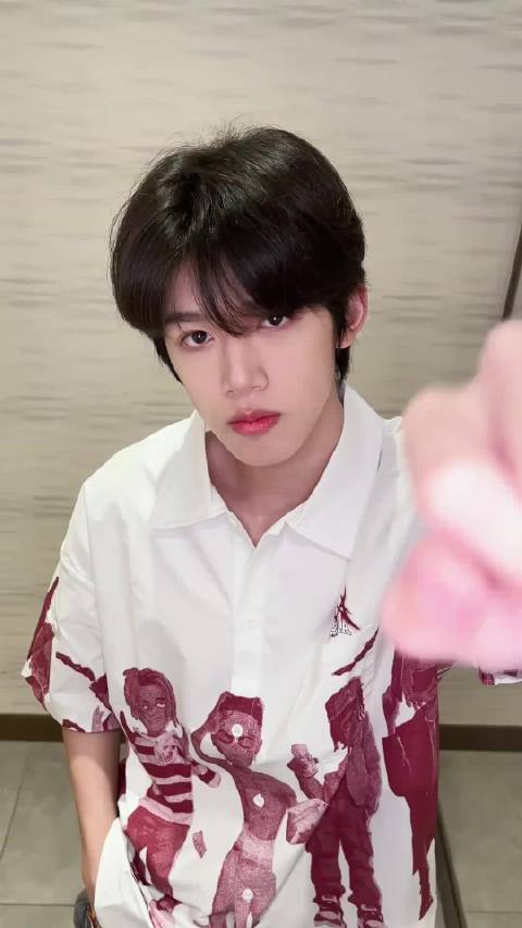 运动会变装fit check中官俊臣、杨涵博、李煜东