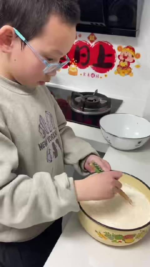 奔腾中国年 武汉伢自己炸藕夹