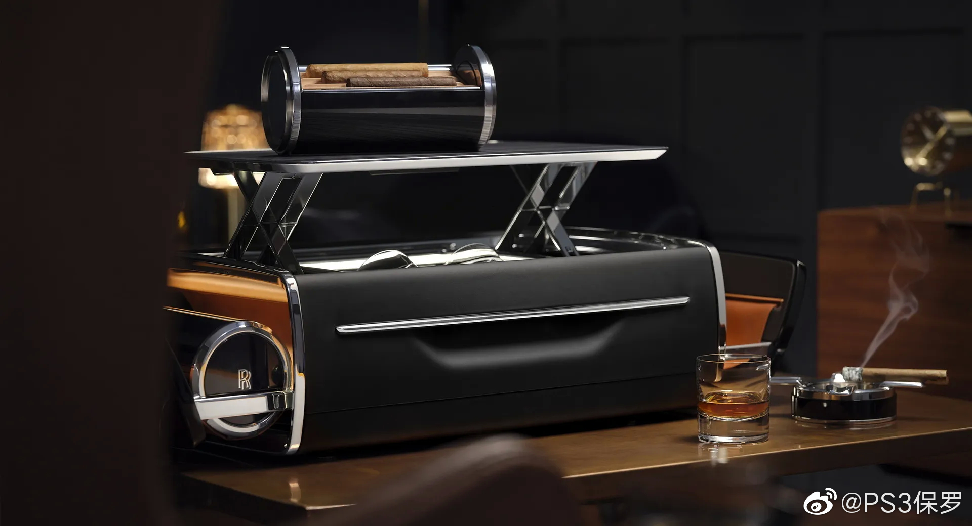 劳斯莱斯推出威士忌便携箱，同时包含雪茄保湿盒……