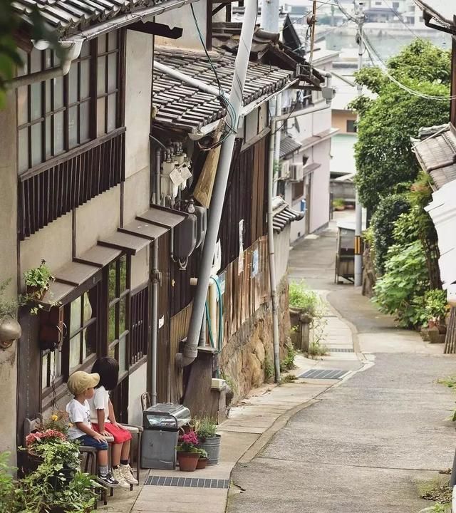 日本乡下小镇的生活走红朋友圈,网友:诗与远方,都在眼前