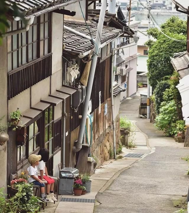 日本乡下小镇的生活走红朋友圈,网友:诗与远方,都在眼前
