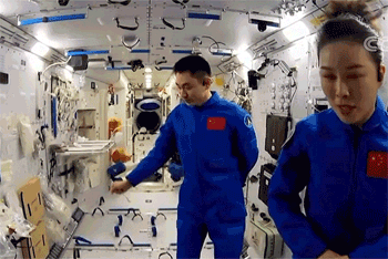 复习了!“天宫课堂”第二课里的科学奥秘休闲区蓝鸢梦想 - Www.slyday.coM 复习了!“天宫课堂”第二课里的科学奥秘休闲区蓝鸢梦想 - Www.slyday.coM