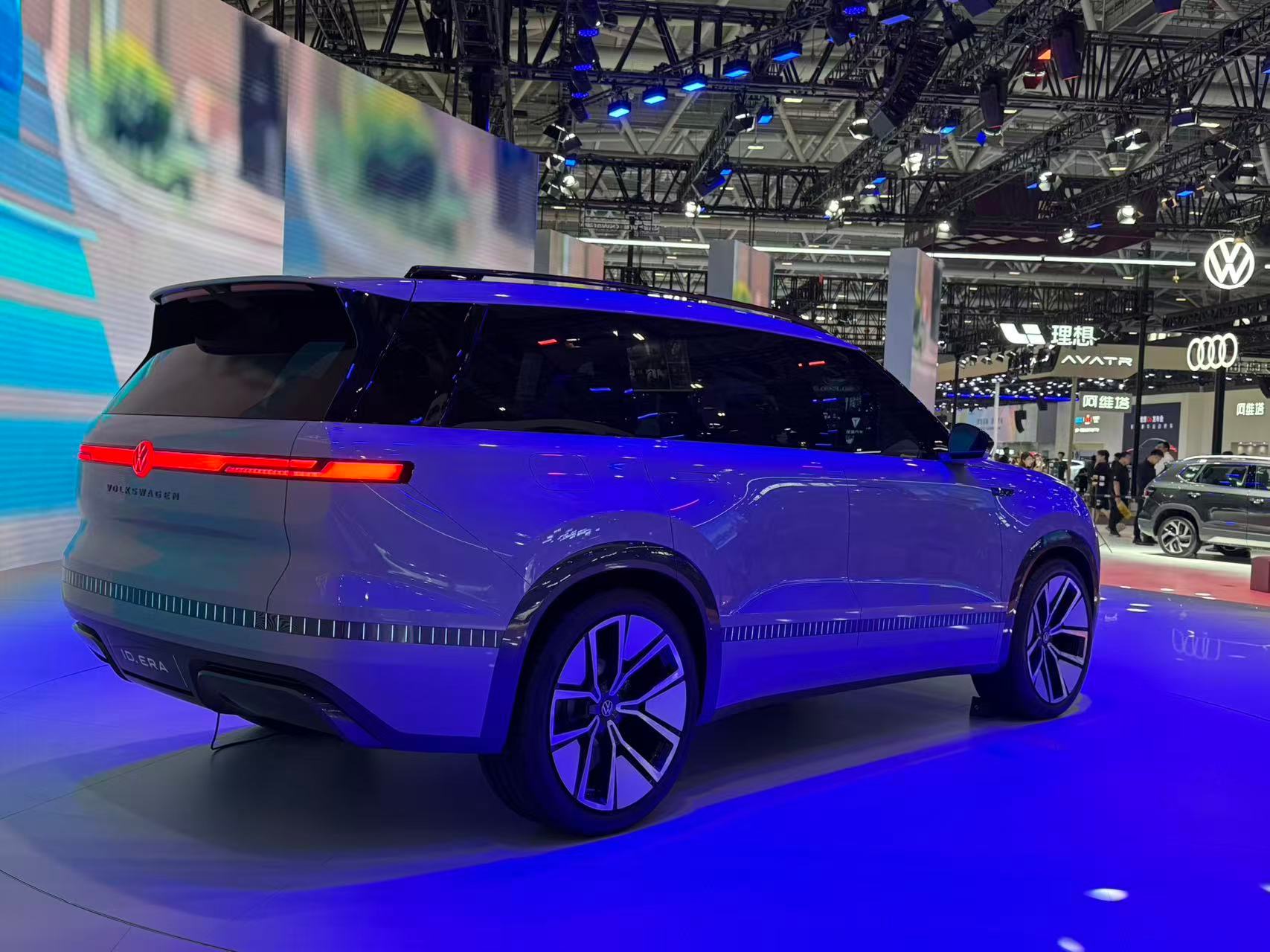上汽大众ID.ERA亮相粤港澳车展，首款全尺寸增程SUV登场