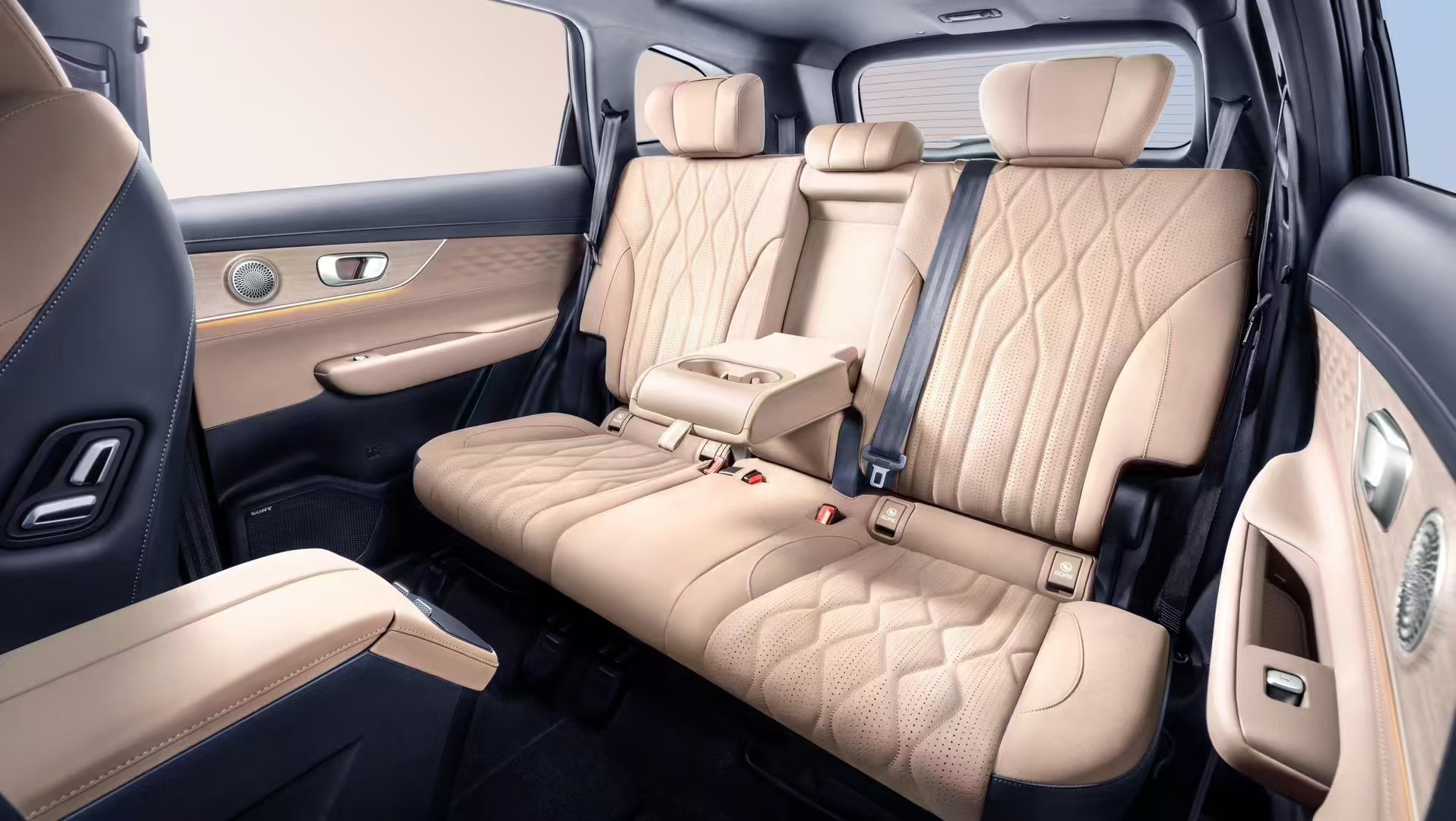 官图流出 ， 5+2座超混SUV，这个造型设计你喜欢吗？@奇瑞汽车