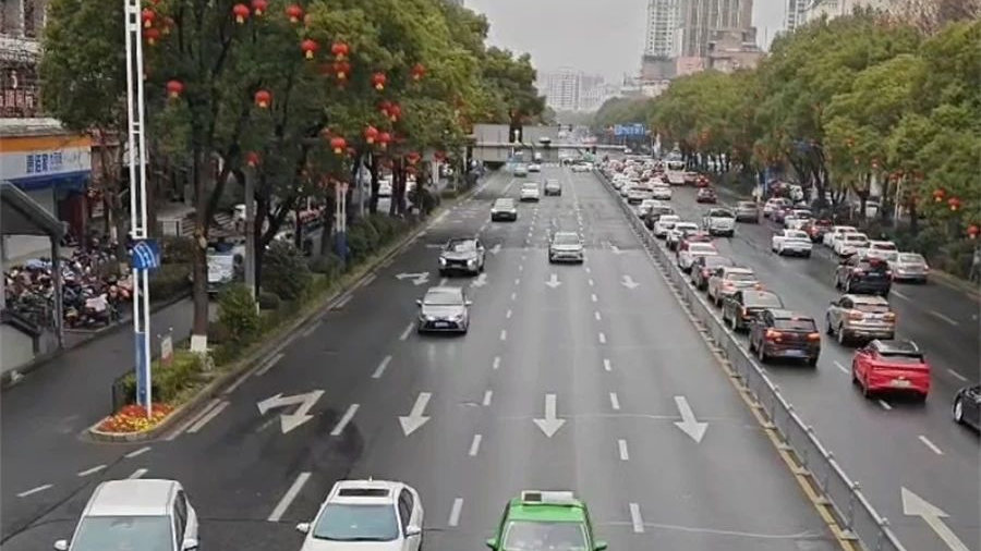 春节观察｜新能源汽车北方仍少见，旅游城市外来插混车更多