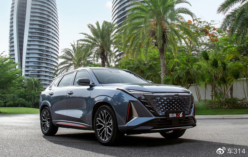 燃油SUV新黑马?北汽魔方对比欧尚Z6 诠释年轻出行潮流