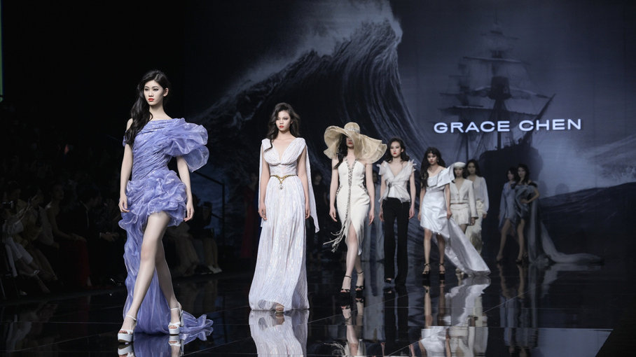 GRACE CHEN 2025 春夏高定大秀《战争与和平·欧史启示录》圆满落幕