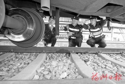 英模带徒弟　同心护春运